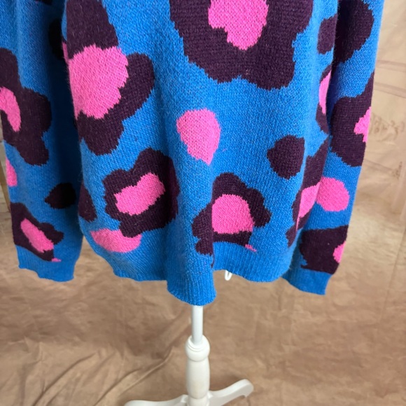 NEW Lilly Pulitzer Ferrara Vibrant Floral Sweater in blue flare - Picture 5 of 12